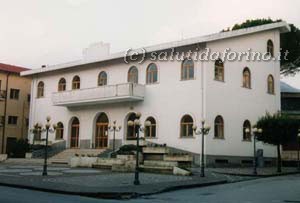 Il Palazzo Municipale costruito nel dopo terremoto